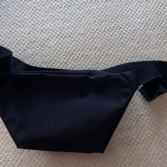 Herschel Fanny Pack - Picture 5 of 5